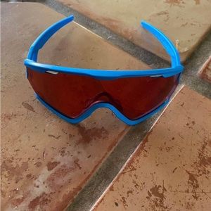 Oakley Wind Jacket 2.0 Sunglasses/snowboarding/ski bike
Prizm Snow Sapphire Lens